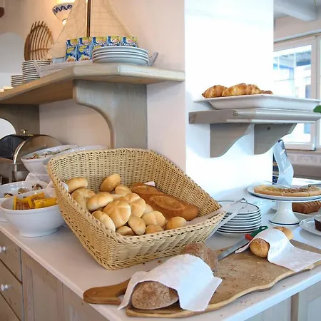 ホテル La Goletta 3*